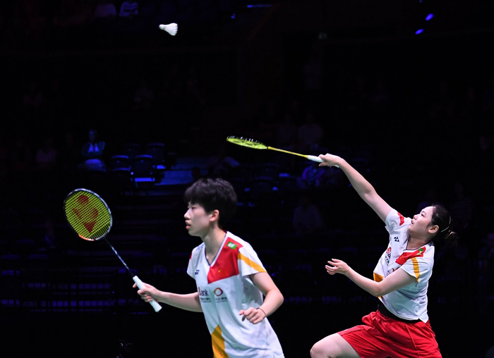 她在接发球 她在接发球